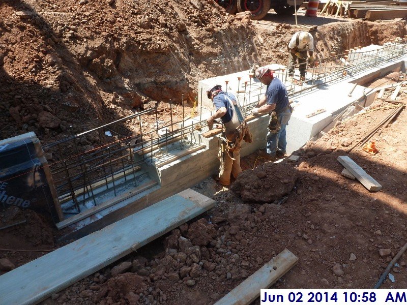 Installing layout for the wall forms along column line 6.5 (G-C.7) Facing South-West (800x600)